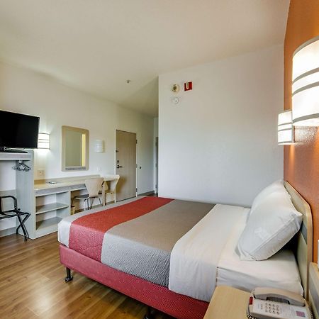 Motel 6-Brampton, On - Toronto Εξωτερικό φωτογραφία