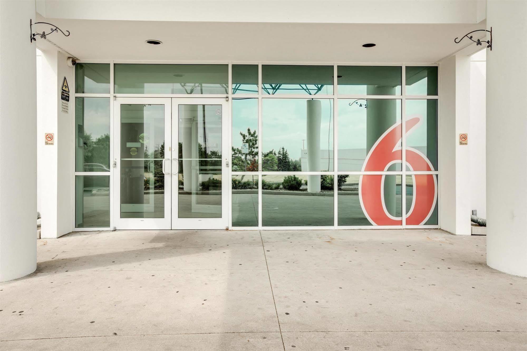 Motel 6-Brampton, On - Toronto Εξωτερικό φωτογραφία