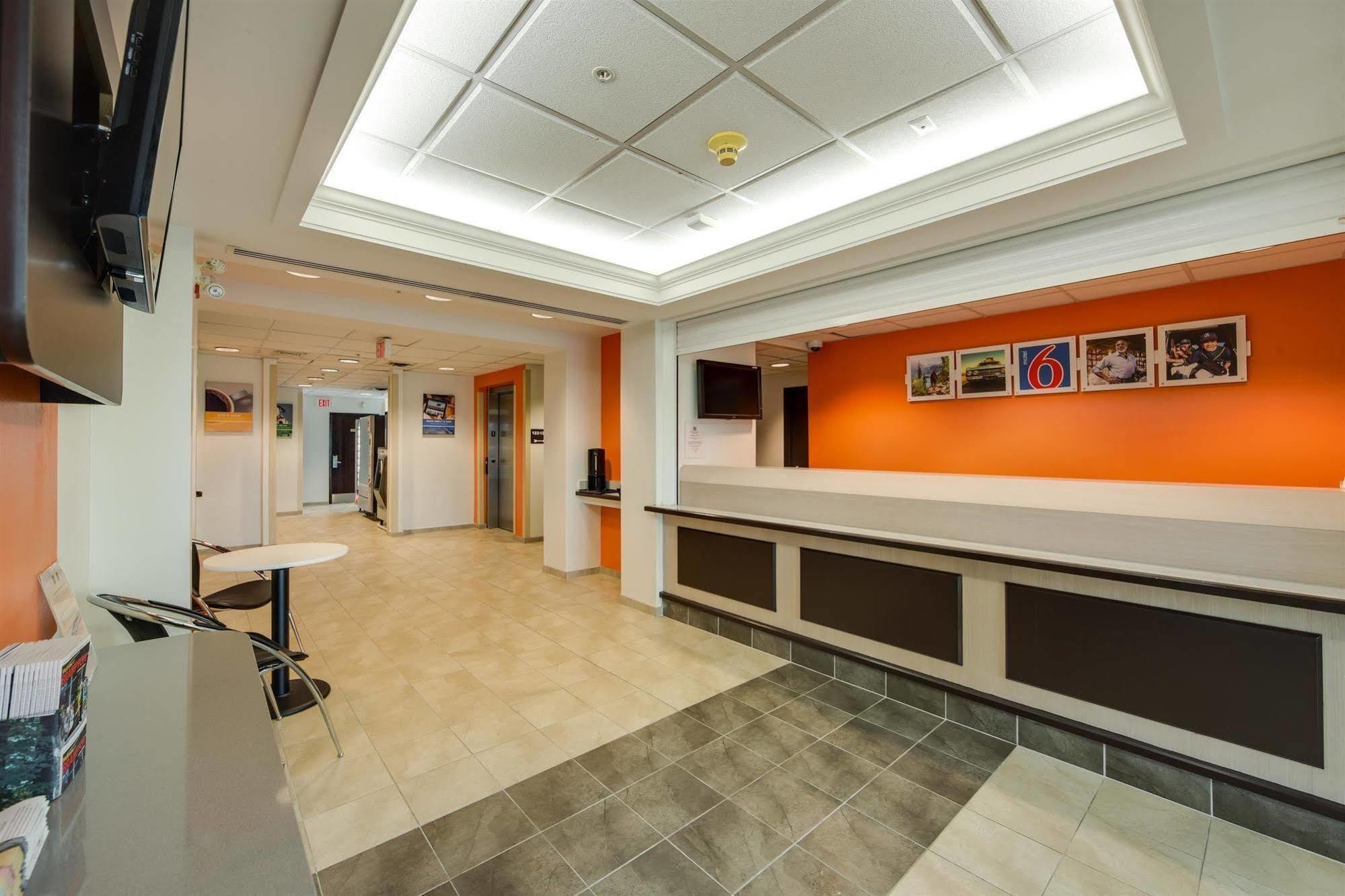 Motel 6-Brampton, On - Toronto Εξωτερικό φωτογραφία