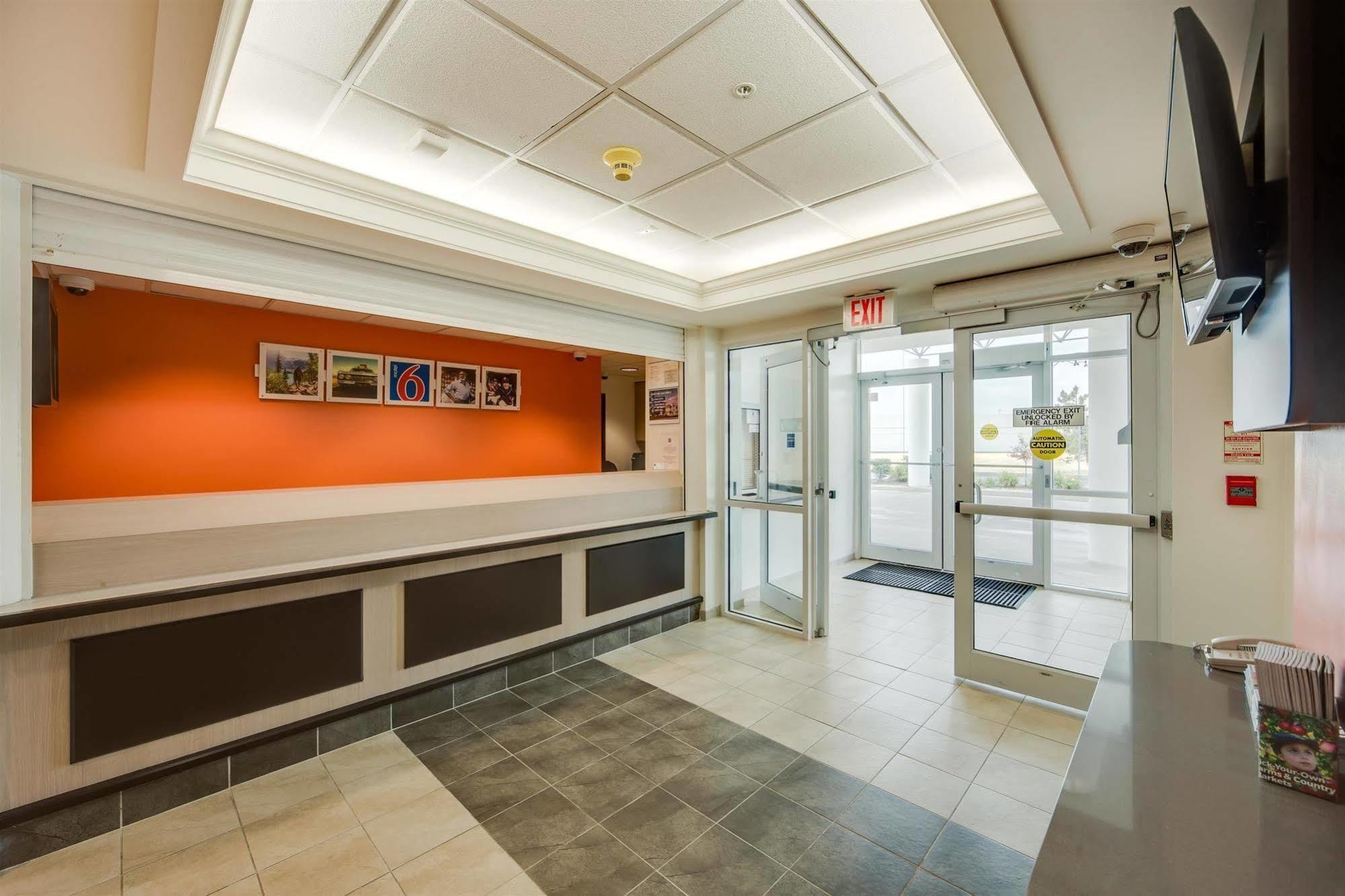 Motel 6-Brampton, On - Toronto Εξωτερικό φωτογραφία