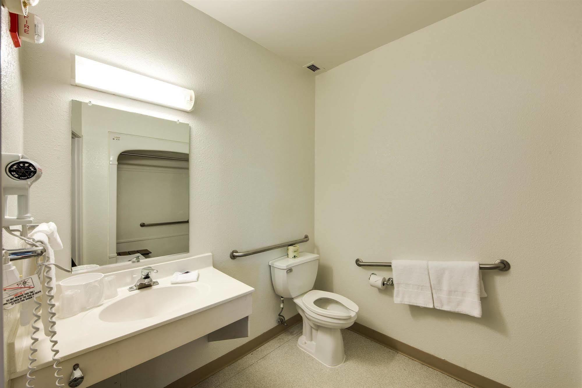 Motel 6-Brampton, On - Toronto Εξωτερικό φωτογραφία