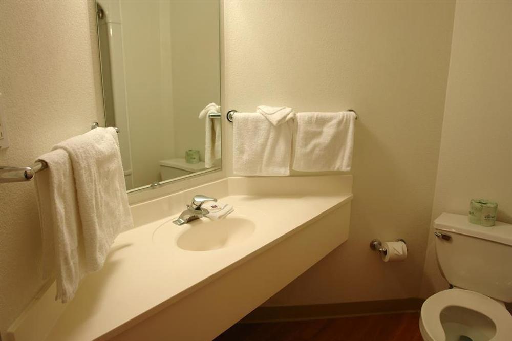 Motel 6-Brampton, On - Toronto Ανέσεις φωτογραφία